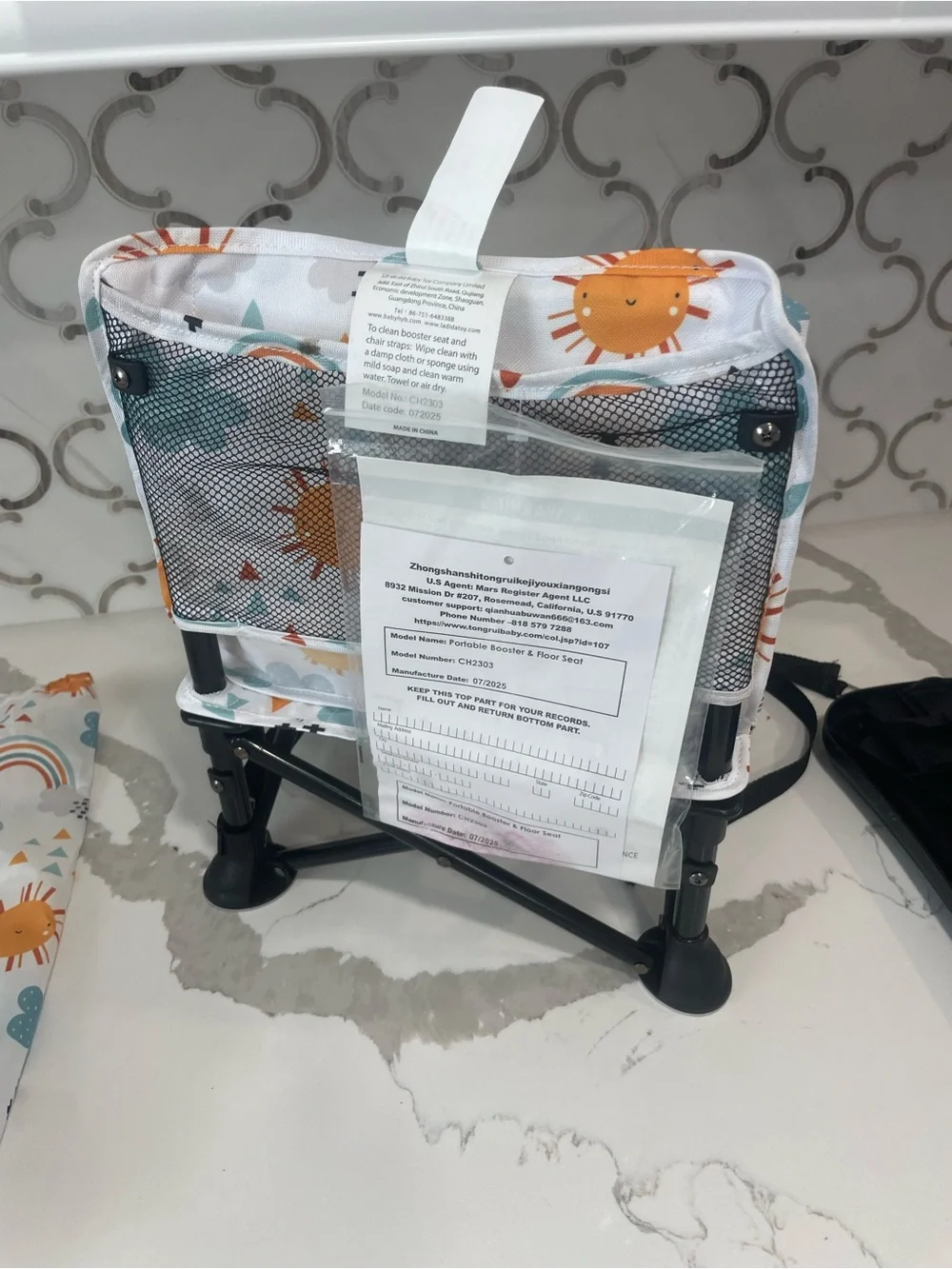Portable Kids Booster Seat with Sun & Rainbow Print - White/Blue/Yellow